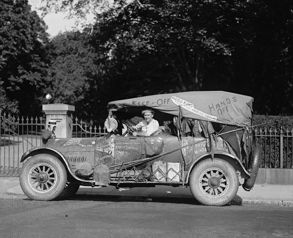 Jeff Davis & His Beat Up Convertible 1924