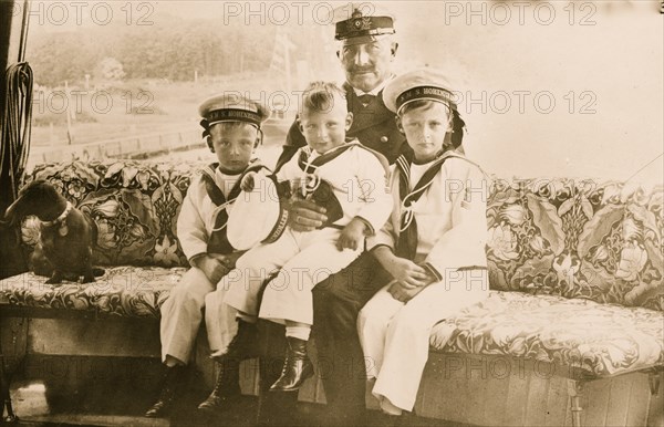 Kaiser and grandchildren nown