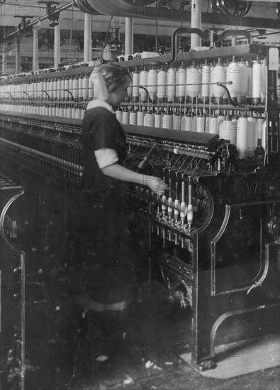 King Philip Spinning Room. Spare Hand on spinning frames  1916