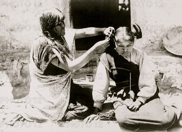 Hopi hair dresser, Arizona 1909
