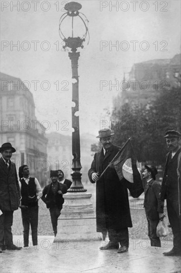 Lamppost Is Riddled with shell Fire and Still Stands 1918
