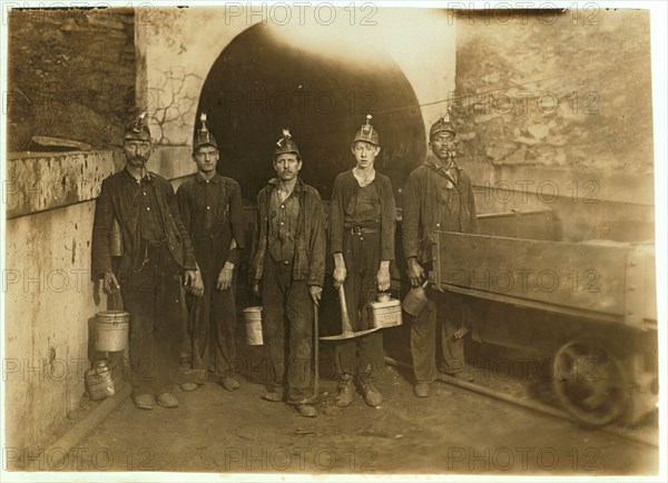 Main entrance Gary W. Va. Mine. 1908