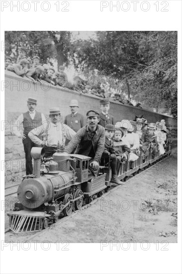 "Limited express" - railway in Central Park, New York City, U.S.A. 1904