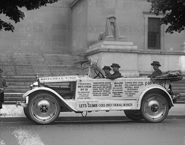 Mitchell Car Wins endurance runs and performance on Icy Roads 1922