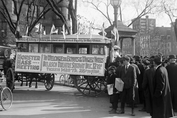 Woman's Suffrage Bus 1914
