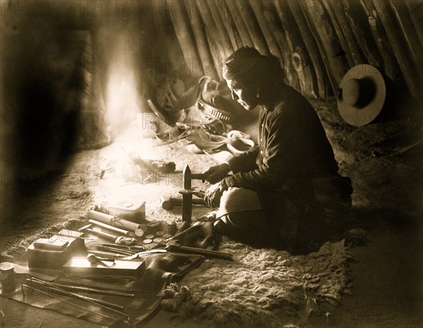 Navajo silversmith 1915