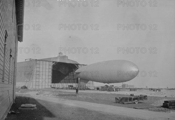 Navy dirigible