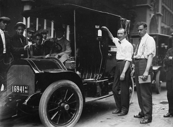 Insp. Walsh condemning taxicab 1913