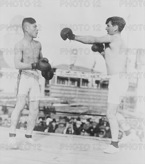 Omori Vs. Dawn in Boxing Match