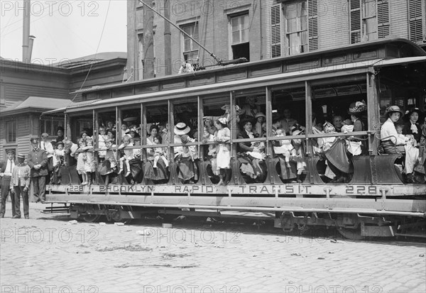 Open Air Trolley of Brooklyn Rapid Transit is passenger packed