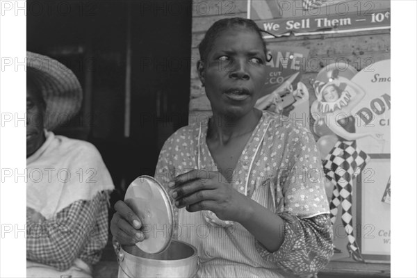 Peach picker 1936