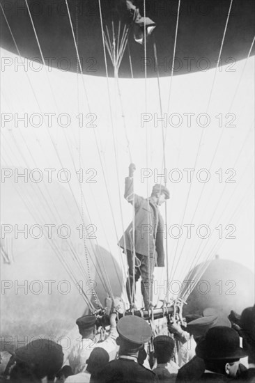 Berlin Ballroom Ascension 1908