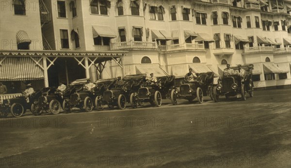 Pope-Toledo's at Hotel Wentworth, used at peace conference, Portsmouth, N.H., U.S.A., August, 1905 1905