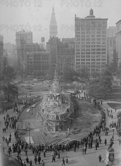 Replica of a Battleship "The Recruit" serves enlistments in Union Square 1918