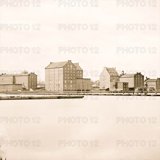 Richmond, Virginia. Woolen factories and pontoon bridge 1865