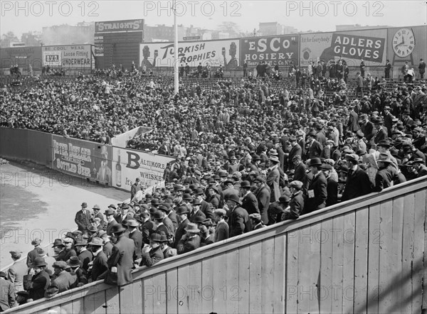 Grandstanding at Baseball's World Series 1912