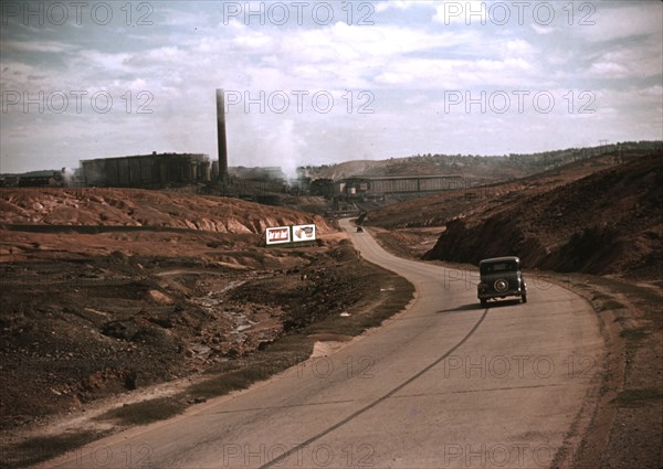 Copper mining and sulfuric acid plant, Copperhill], Tenn. 1939