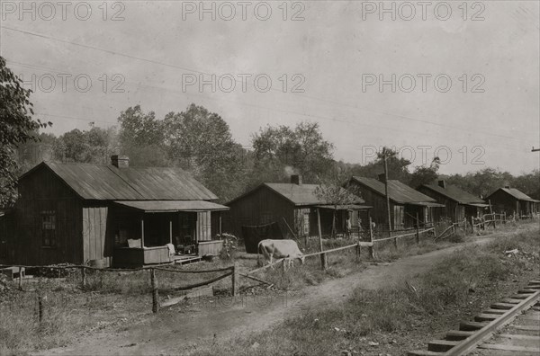 Row of Coal miners shanties on Elk River at Bream, W. Va. 1921