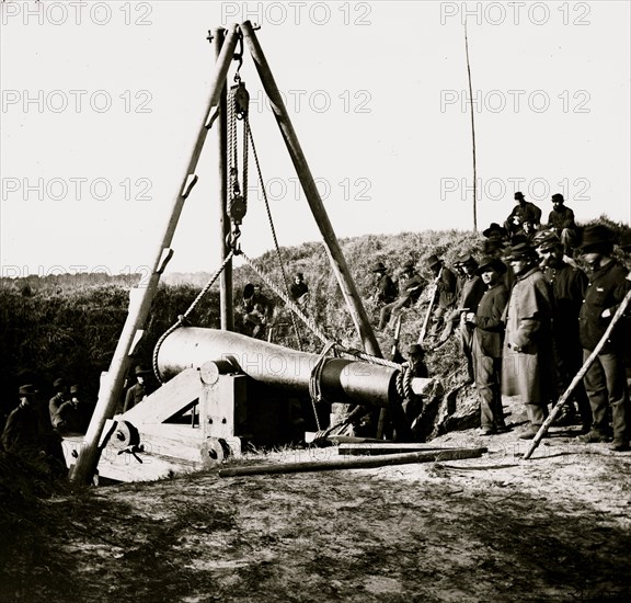 Savannah, Ga., vicinity. Army engineers removing 8-inch Columbiad gun from Fort McAllister 1864