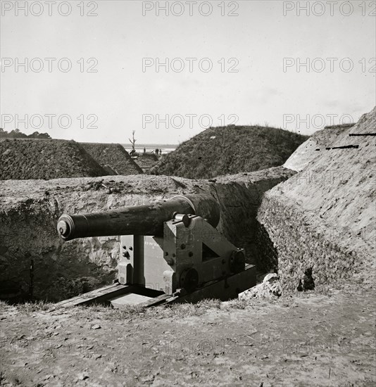 Savannah, Ga., vicinity. Confederate gun at Fort McAllister 1864