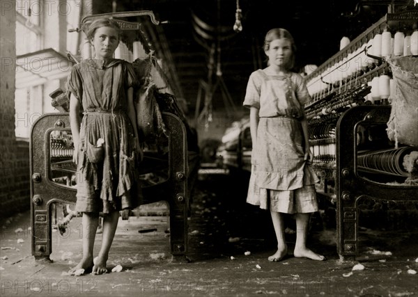 Spinners in a cotton mill.  1911