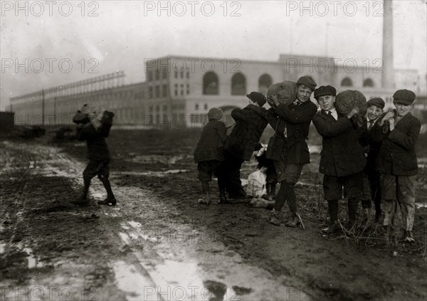Stealing coal from railroad coal-yard. 1917