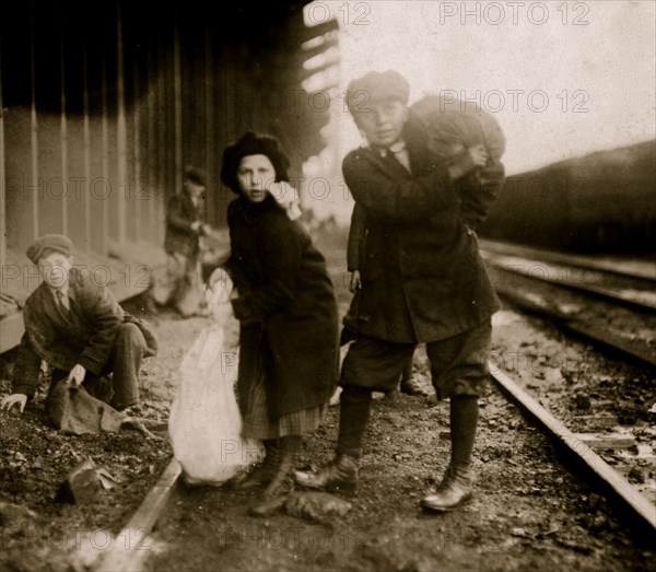 Stealing coal from railroad coal-yard. 1917