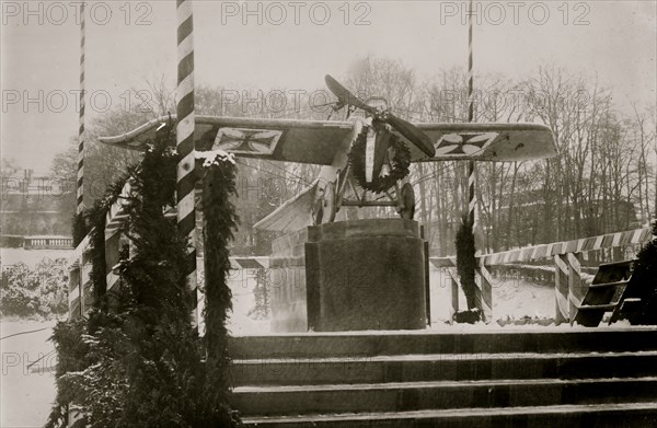 Taube Memorial, Gotha