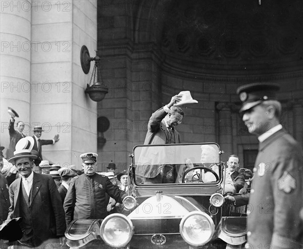 Teddy Roosevelt arriving by car at Union station, DC 1919
