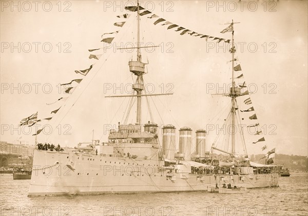 The "Edinburgh", on Hudson River, New York 1909