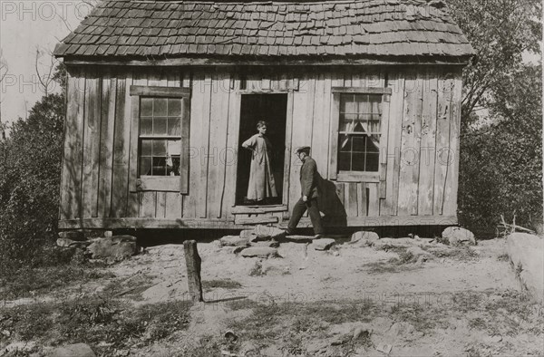 The "home" of S.R. Reed, They have rented here for several years. 1921
