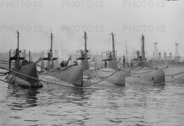 Salmon, Graylling, Tarpon, Octopus, Bonita & Nebraska Submarines 1911