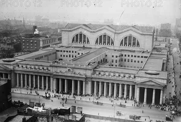 View of the since demolished Pennsylvania Railroad Station as seen from Gimbels 1912