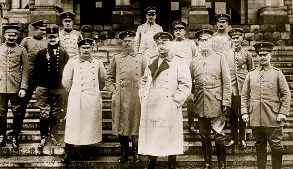 Von Hindenburg and staff