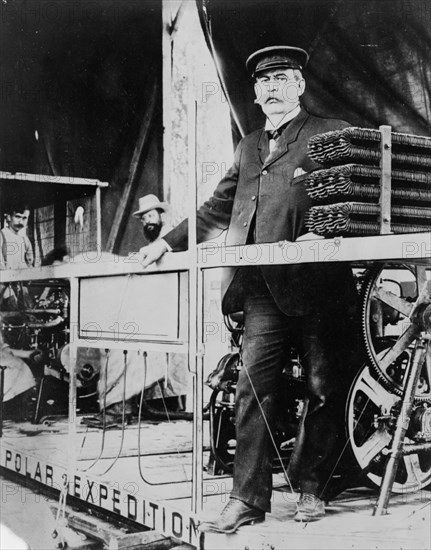 Walter Wellman on the deck of the polar air ship of the Chicago Record Herald 1908