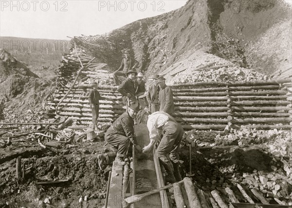 Washing gold 1916