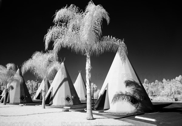 Wigwam Motel, Route 66, Rialto, California 2007