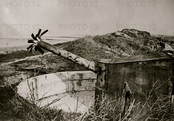 Zeebrugge -- gun spoiled by Germans. 1918