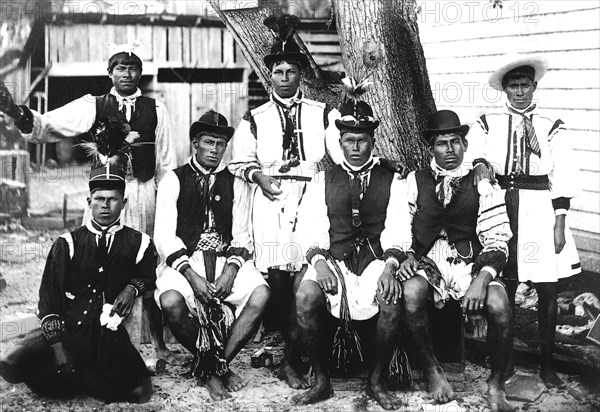 Group of Seminole Braves
