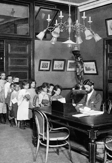 Young Depositors, New York City 1899