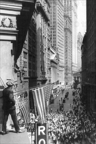 Curb Market - Near the N.Y. Stokc Exchange 1918