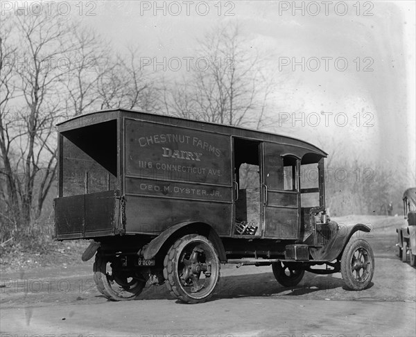 Chestnut Farms Dairy.  Geo. M. Oyster, Jr.