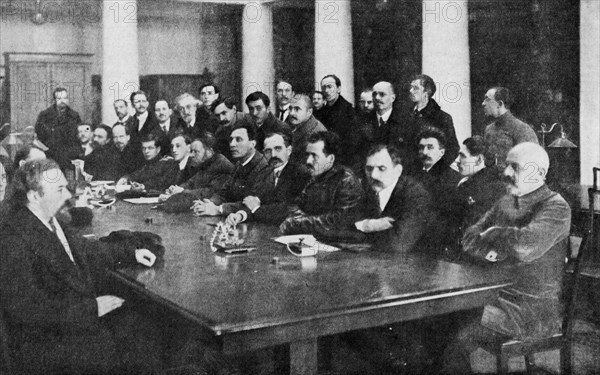 A partial meeting of members of the Constituent Assembly. 1917