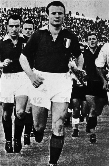 Torino Football Club 1949 victims of the plane crash. The Capitan Mazzola start the last game