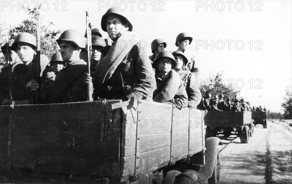 Motorized infantry on the way to advanced lines in june 1943.