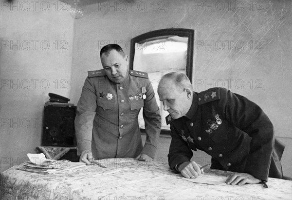 Colonel general m, zakharov (left), chief of staff of the second ukrainian front, and marshall i, konev laying plans for the encirclement of the germans prior to the battle of korsun-shevchenkovsky in 1944, world war 2.