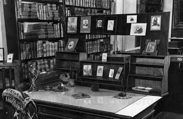 Dimitri ivanovich mendeleev, 1834 - 1907, the famous russian chemist's desk and study.