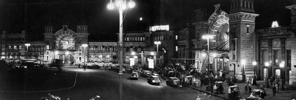 The belorussky rail terminal in tverskaya zastava square, moscow, ussr, 1988.