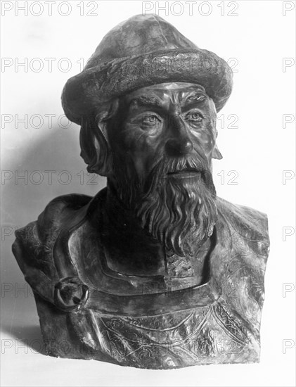 Prince of kiev, yaroslav the wise (1019 1054), sculpture reconstructed from the skull by m,m, gerasimov, the anthropologist, from the collection of the state historical museum in moscow, 1957.