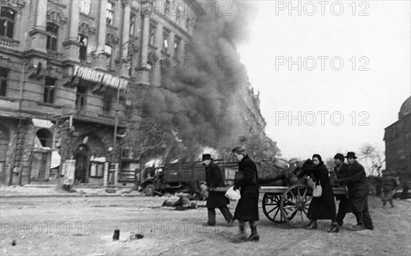 World war 2, budapest residents returning to their homes after the liberation of the city, february 1945.